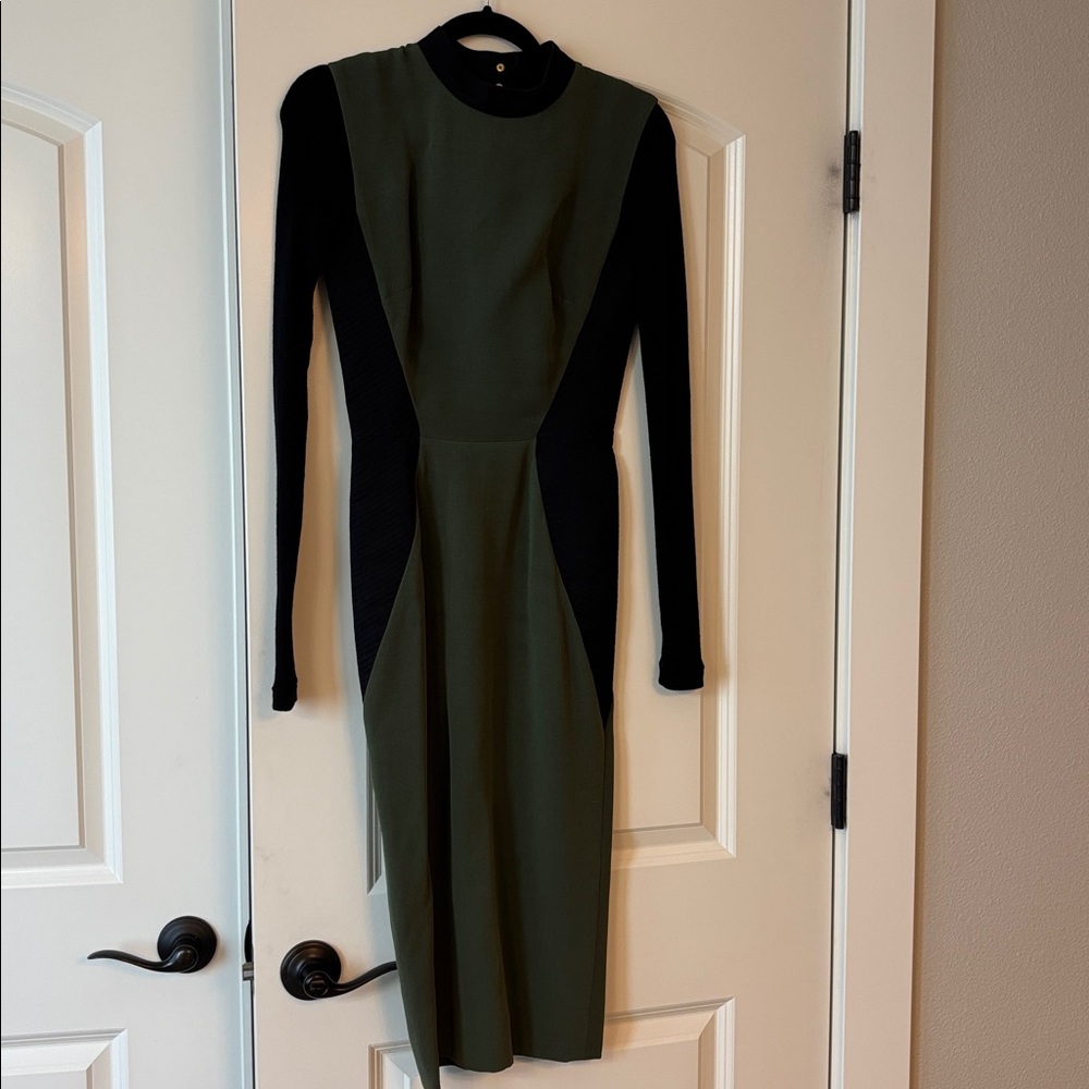 Victoria Beckham Chic Olive and Black Long Sleeve Dress - Picture 2 of 8